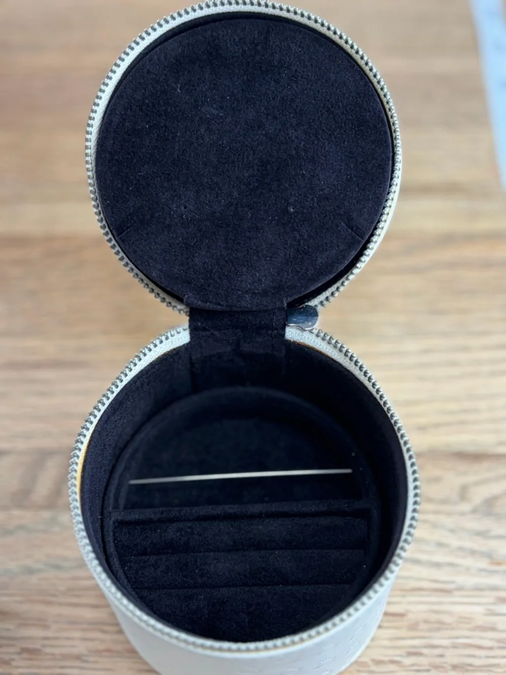 Pandora Cream Round Travel Jewelry Case - Picture 7 of 9